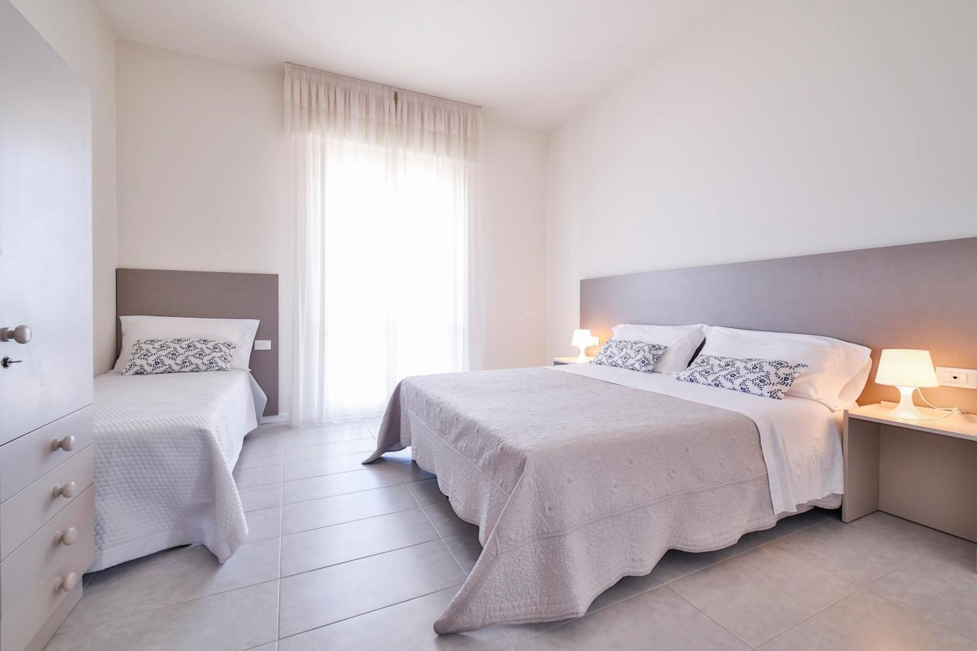 Ambasciatori Hotel - Beach Front -Breakfast Xxl & Brunch Until 12 30Pm Мізано-Адріатіко Екстер'єр фото