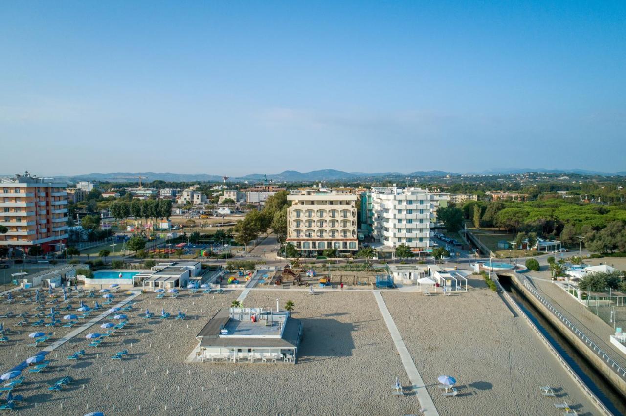 Ambasciatori Hotel - Beach Front -Breakfast Xxl & Brunch Until 12 30Pm Мізано-Адріатіко Екстер'єр фото